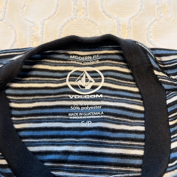 Volvcom striped t- shirt - Picture 2 of 3